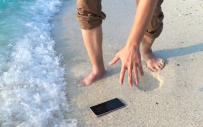 Was tun, wenn das Smartphone ins Wasser gefallen ist?